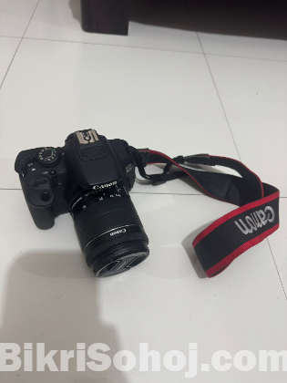 Canon EOS 700D